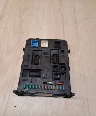 Peugeot 407 Comfort/convenience module 21676031 281197321A 28119739
