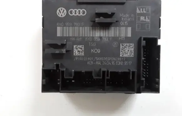 Audi A1 Door control unit/module 8X0959793F