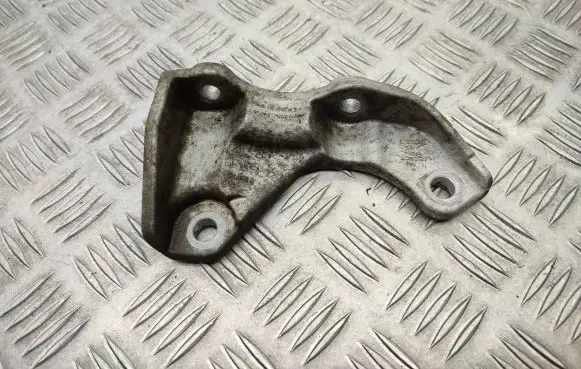 Ford Focus Engine mounting bracket KX7Y7B664AA