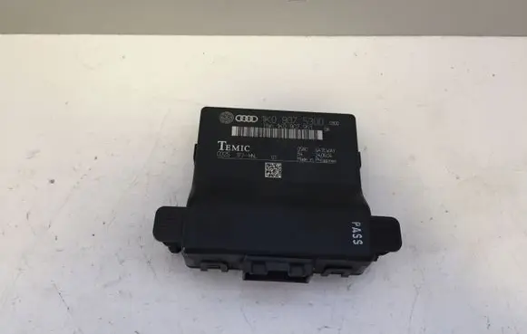 Audi A3 S3 8P Gateway control module 1K0907530D