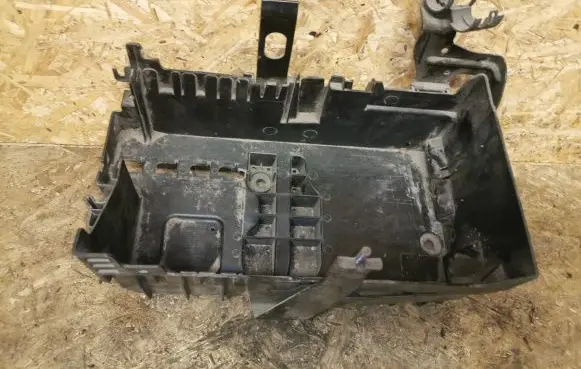 Battery box tray