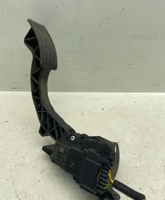 Volvo C30 Accelerator throttle pedal 4M519F836AJ 6PV00864162