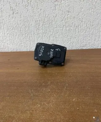 Skoda Superb B6 (3T) Intake manifold valve actuator/motor 51500205 G759
