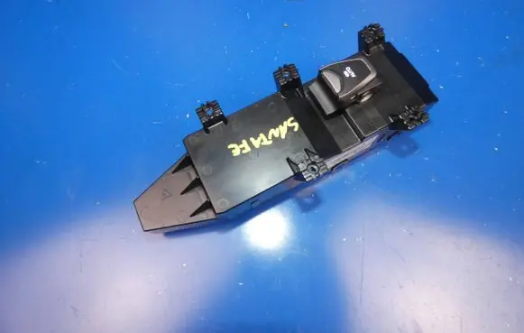Hyundai Grand Santa Fe NC Electric window control switch 935752W620 2014523