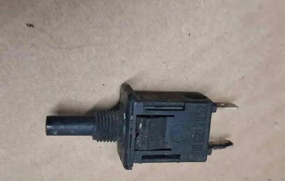 Mercedes-Benz 280 450 W116 Front door sensor 0008212052