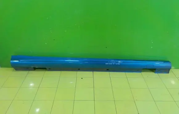 Mercedes-Benz A W176 Side skirt front trim 