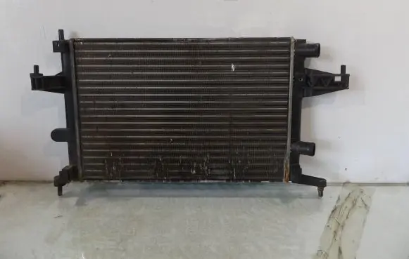 Opel Corsa C Coolant radiator