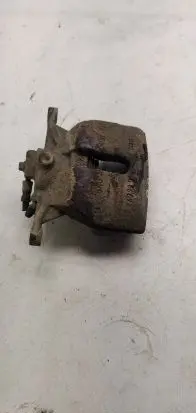 Volkswagen PASSAT B8 Front brake caliper