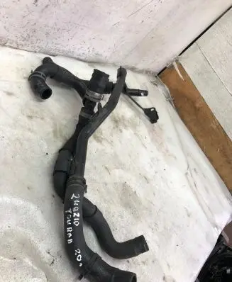 Volkswagen Touran III Engine coolant pipe/hose 5q0122058a