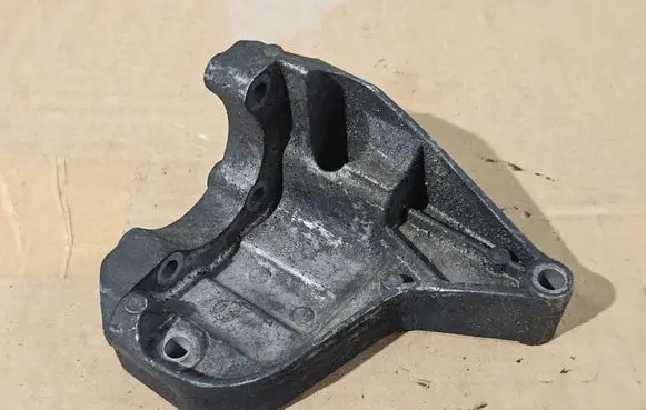 BMW 3 E90 E91 Power steering pump mounting bracket 7794455 120868