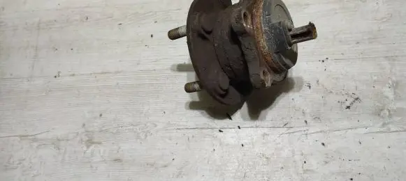 Volvo V40 Rear wheel hub 31360696