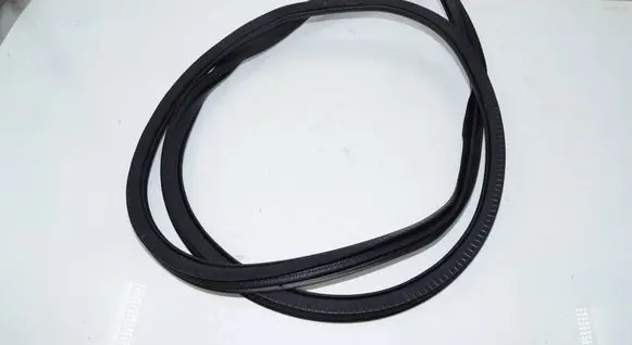 BMW 5 G30 G31 G38 Front door rubber seal 7468731 51727468731
