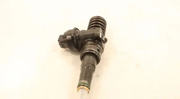 Volkswagen Jetta V Fuel injector 0414720215