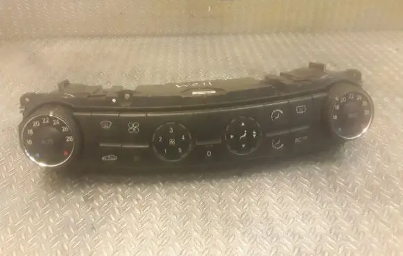 Mercedes-Benz E W211 Interior fan control switch 2118300385