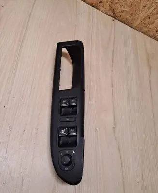 Volkswagen PASSAT B6 Electric window control switch 3C1867171
