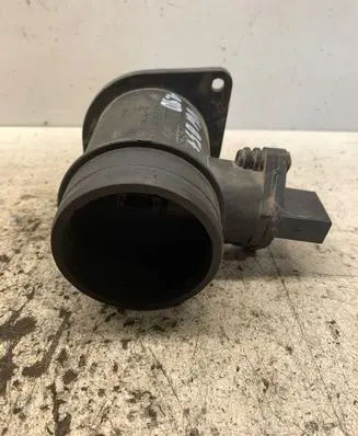 Volkswagen PASSAT B5.5 Mass air flow meter 0281002216 028906461