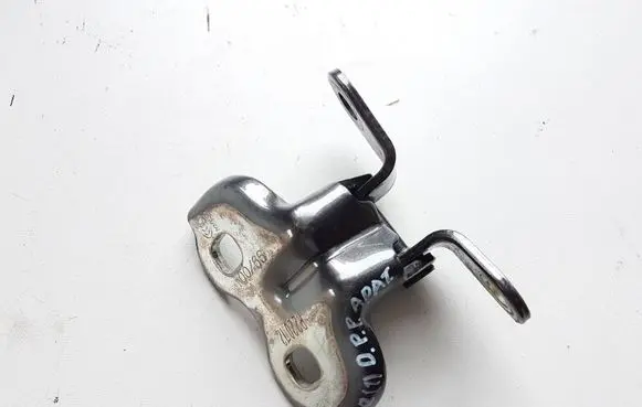 Citroen C3 Aircross Front door lower hinge A046057 P22012