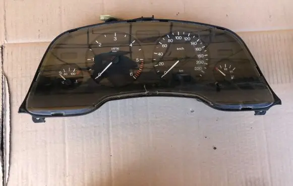 Opel Zafira A Speedometer (instrument cluster) 09228757