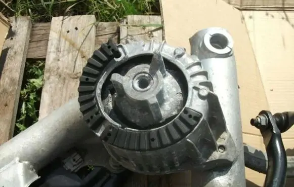 Mercedes-Benz E C207 W207 Engine mount bracket A212406417
