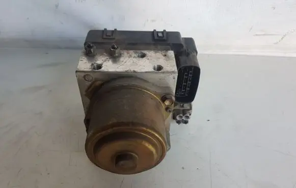 Mitsubishi Pajero Sport I ABS Pump MR955425