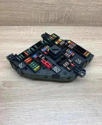 BMW 5 F10 F11 Fuse module 9234423 1670499