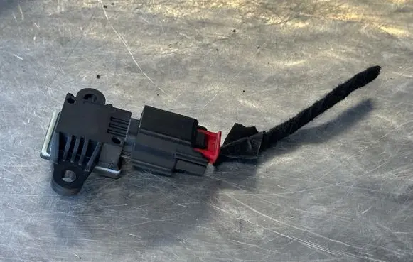 Ford Mondeo Mk III Airbag deployment crash/impact sensor DG1314C676AA