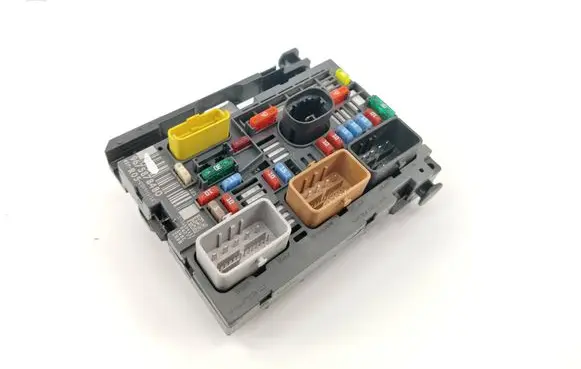Peugeot 308 Fuse module 9675878480