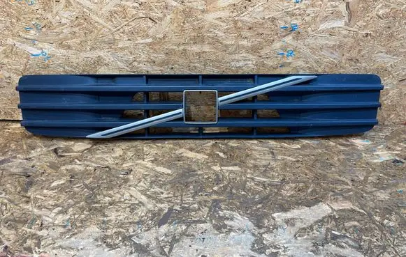 Volvo V70 Front grill 20748352 R1918-M