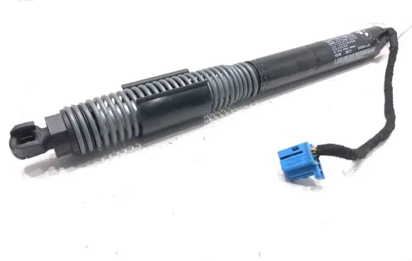 BMW 5 G30 G31 G38 Shock absorber/damper mounting bracket 8737952