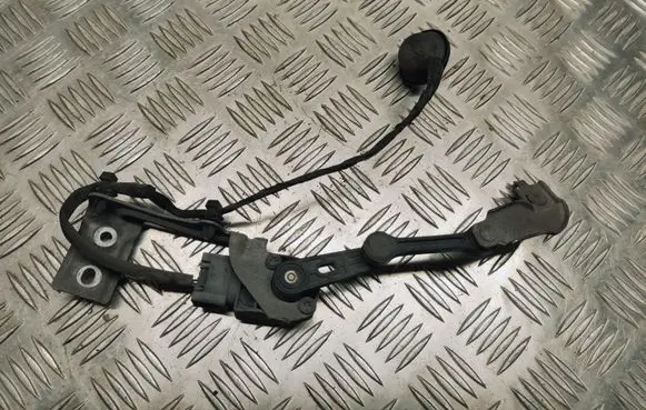 Mercedes-Benz A W176 Air suspension front height level sensor A0045429918