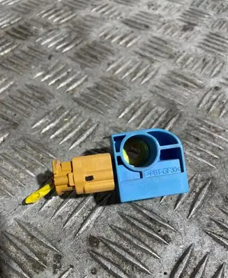 KIA Sorento Airbag deployment crash/impact sensor 959203E100 5WK43228 49840209
