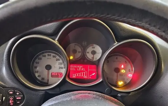Alfa Romeo GT Speedometer (instrument cluster) 156050197 IMPRK1525942