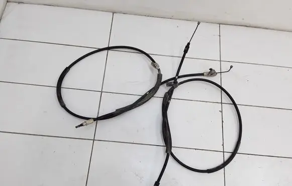 Volvo S40 Handbrake/parking brake wiring cable 