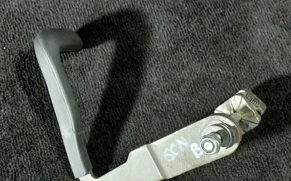 Renault Scenic II - Grand scenic II Steering wheel adjustment handle/lever 2503