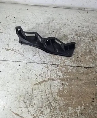 Volkswagen PASSAT B6 Front bumper mounting bracket 3C0807889