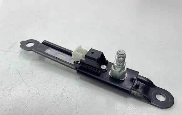 Toyota RAV 4 (XA30) Seat belt adjustment motor E563003