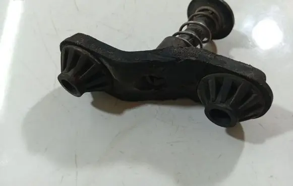 Saab 9-5 Radiator mount bracket 4577722