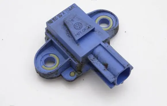 Volkswagen Golf Plus Airbag deployment crash/impact sensor 1K0955557A