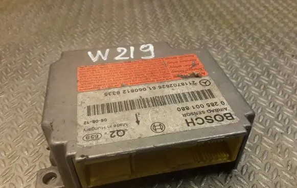 Mercedes-Benz CLS C219 Airbag control unit/module 2118702626