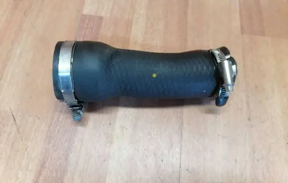 Intercooler hose/pipe