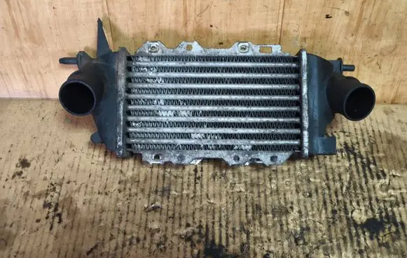 Opel Vectra B Intercooler radiator 52475657 28V0V2000 28N0V2000