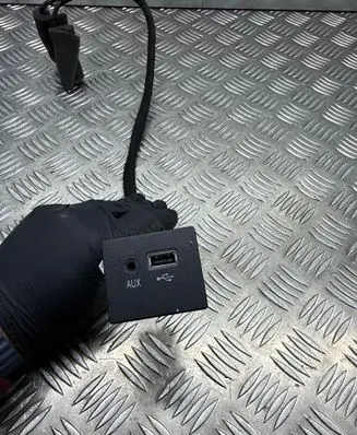 Maserati Ghibli AUX in-socket connector 670009770