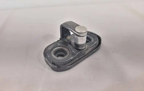 Volkswagen Golf VI Trunk lock loop 1T0827517A