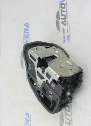 BMW X3 F25 Front door lock 7059974