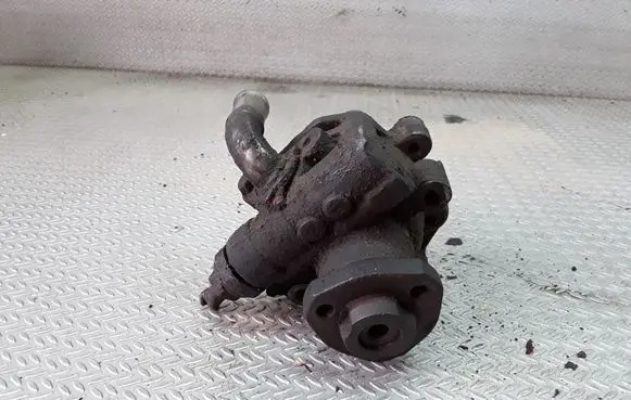 Volkswagen Golf IV Power steering pump 1J0422154A