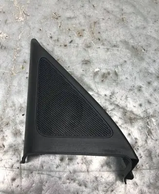 Audi Q3 8U Front door speaker cover trim 8U0035423A