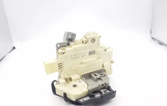 Audi A3 S3 8P Front door lock 4F2837015