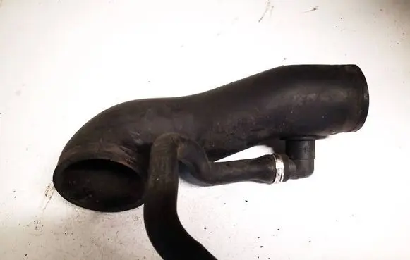 BMW 5 E39 Intercooler hose/pipe 13712246288 1371-2246288