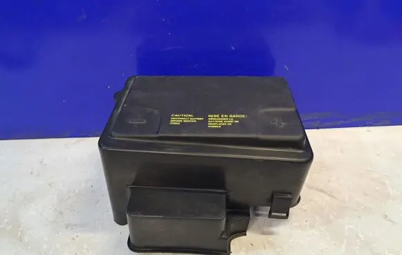 Saab 95 - 96 Battery box tray cover/lid 5242052 12779249
