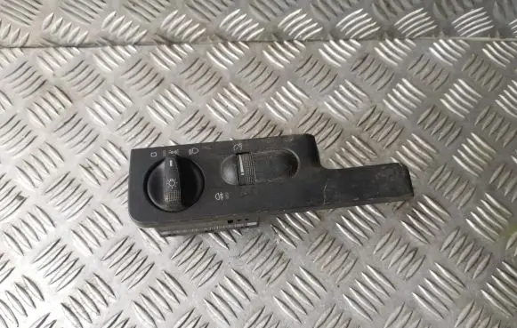 Volkswagen PASSAT B4 Light switch 3A1941531C